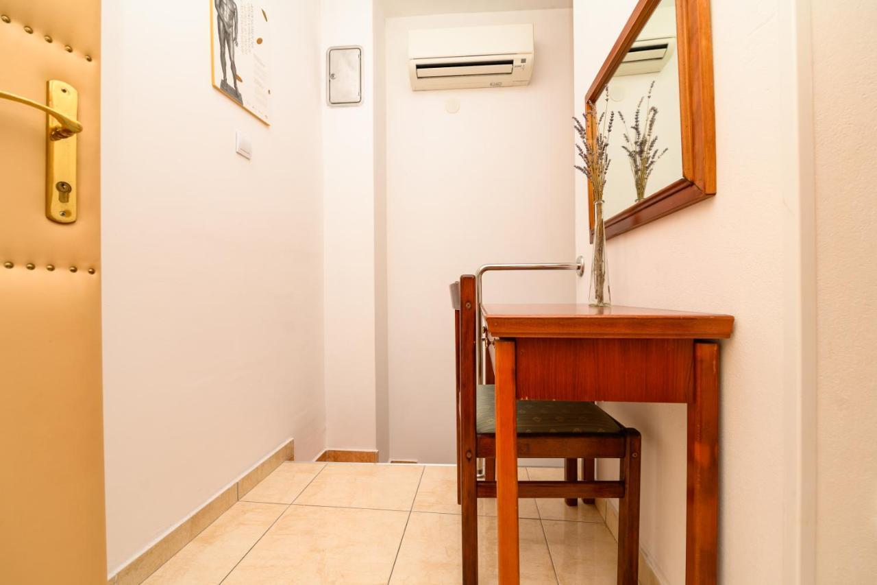 Apartmani Loreta Mali Lošinj Zewnętrze zdjęcie