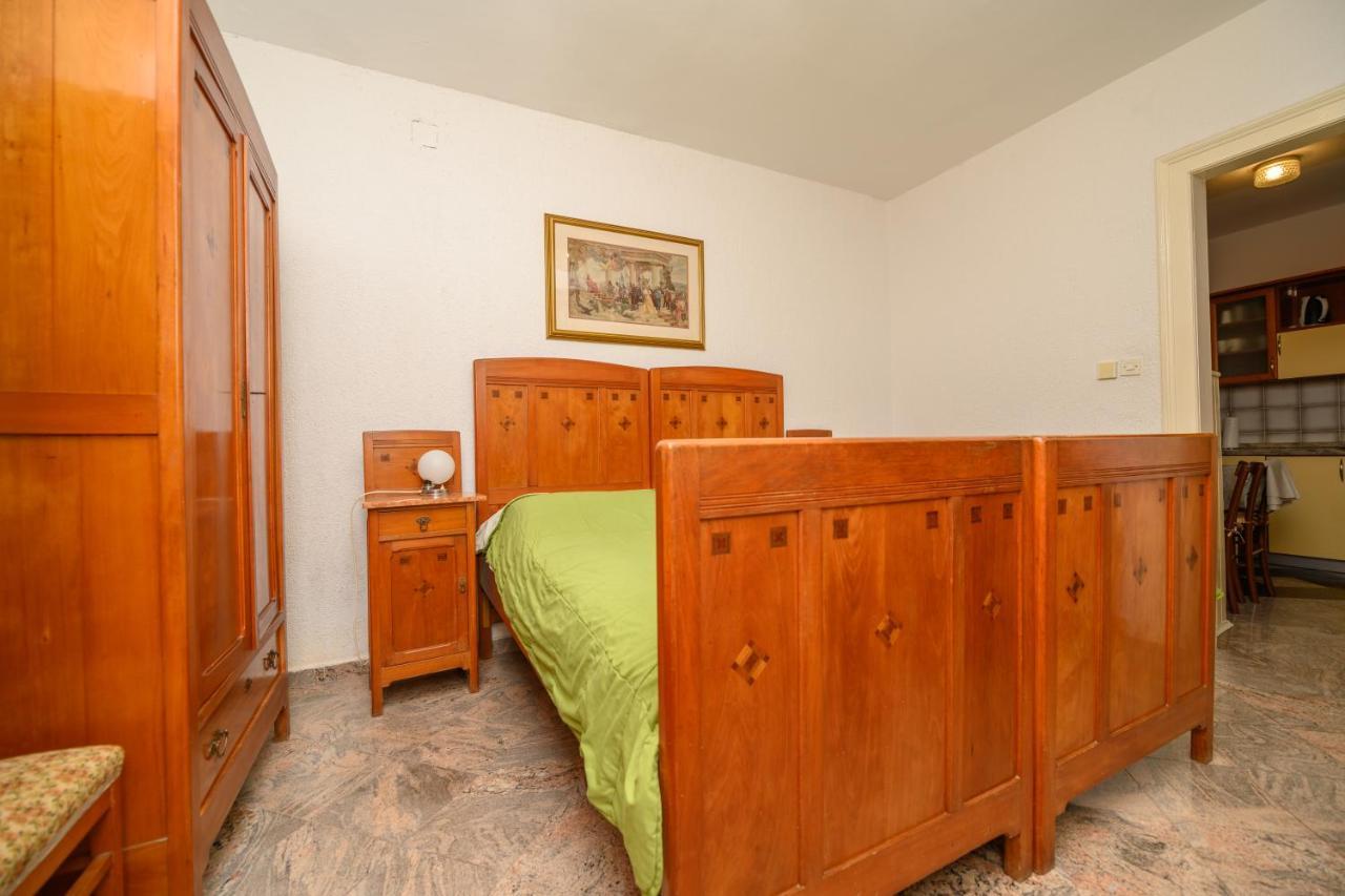 Apartmani Loreta Mali Lošinj Zewnętrze zdjęcie