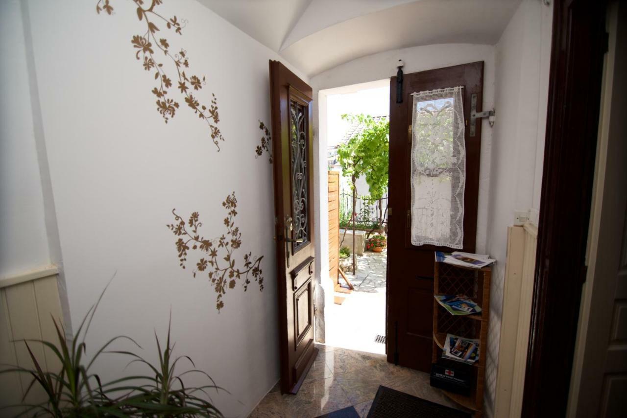 Apartmani Loreta Mali Lošinj Zewnętrze zdjęcie