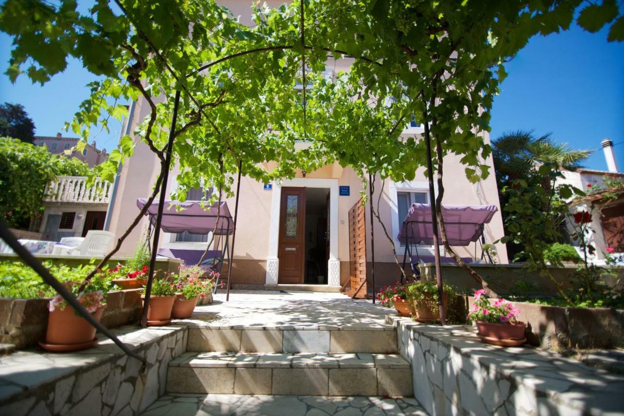 Apartmani Loreta Mali Lošinj Zewnętrze zdjęcie