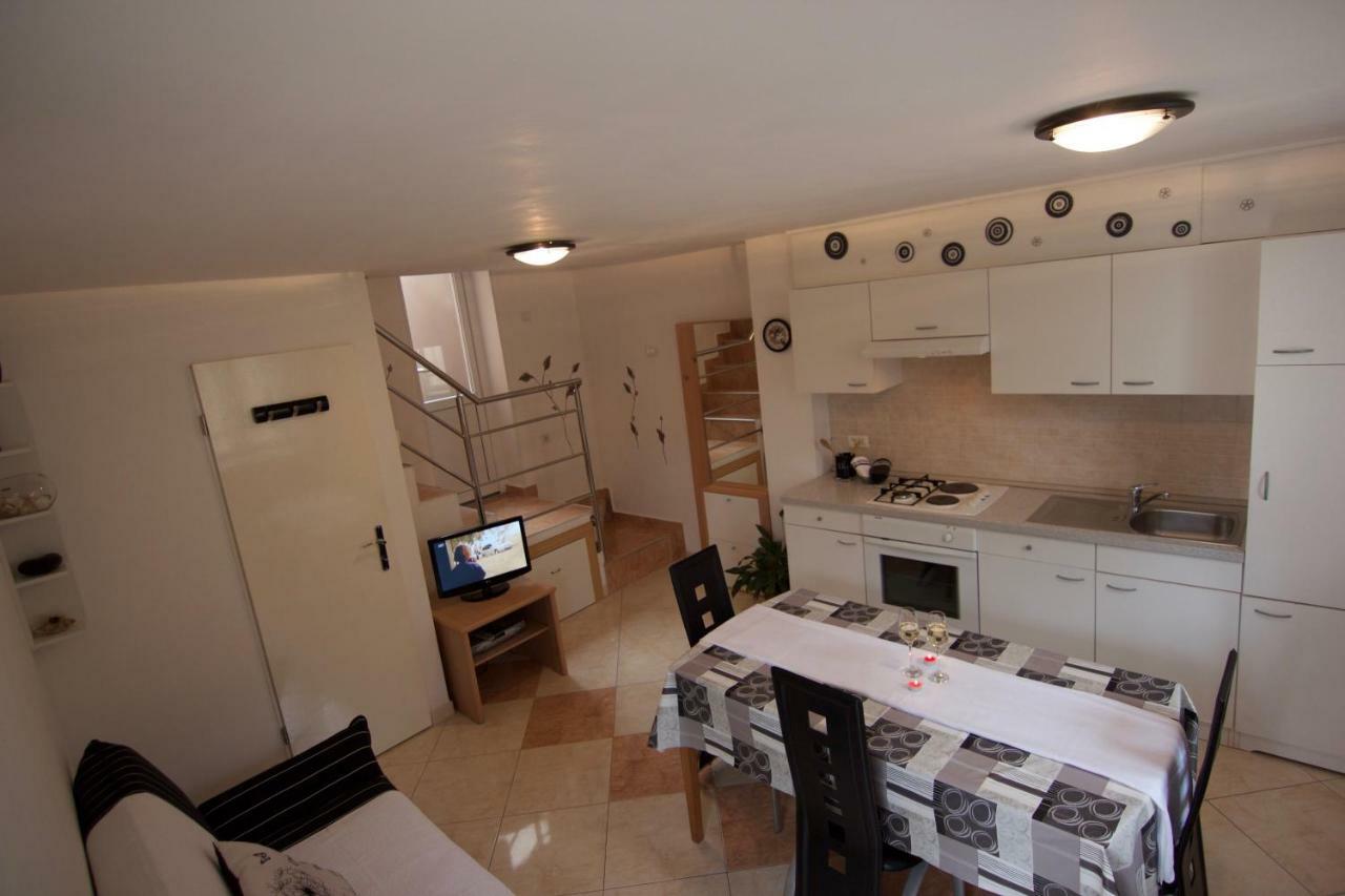Apartmani Loreta Mali Lošinj Zewnętrze zdjęcie
