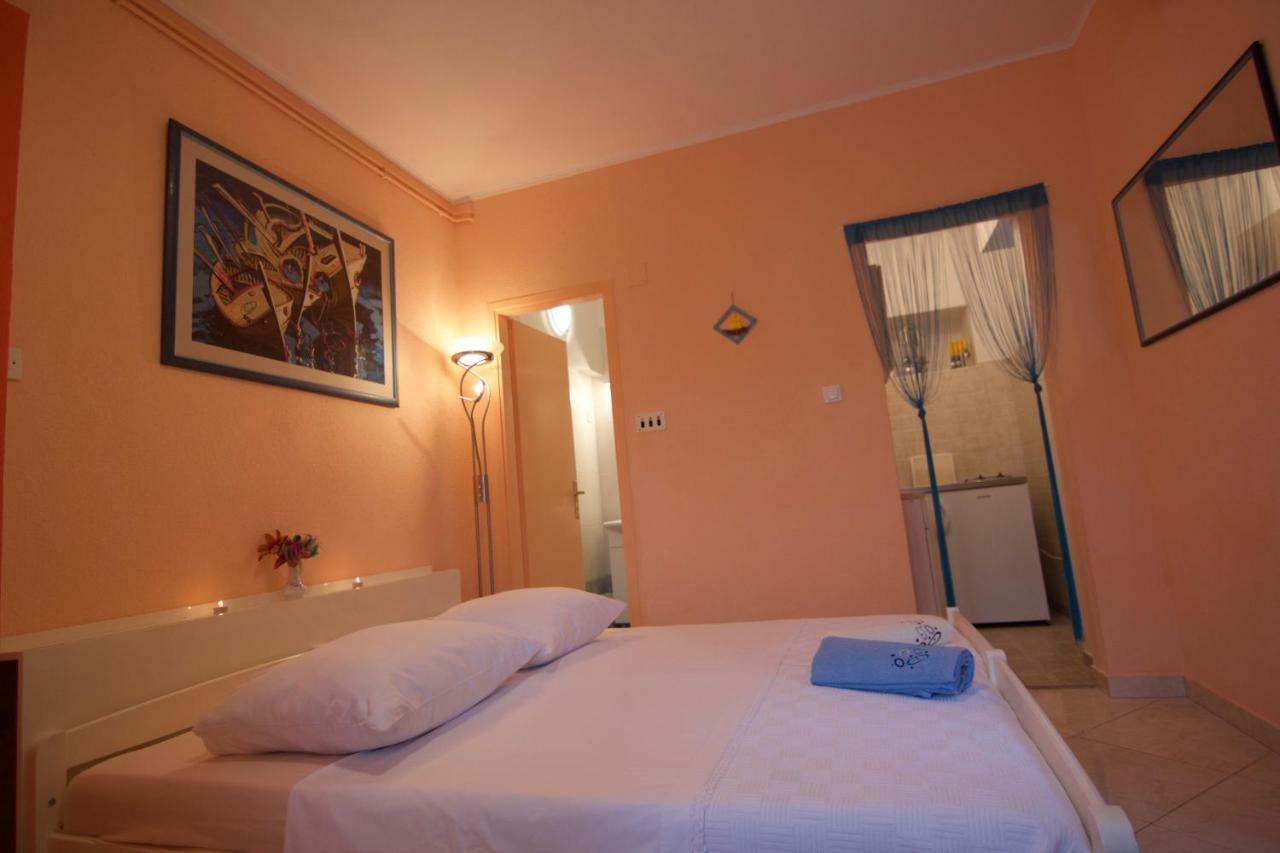 Apartmani Loreta Mali Lošinj Zewnętrze zdjęcie
